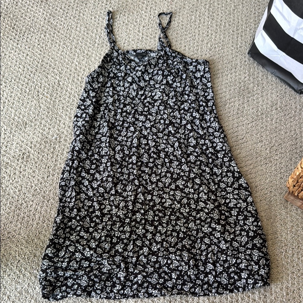“Art Class” Girls Floral Black and White Sun Dress 10/12